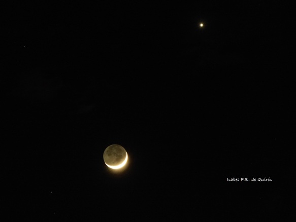 Luna creciente iluminante y Venus